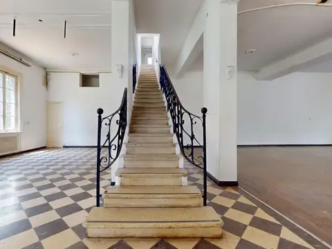 CASA EN VENTA 5 AMBIENTES CASTELAR NORTE