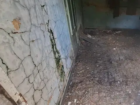 VENTA - CASA A REFACCIONAR - BARRIO SARMIENTO