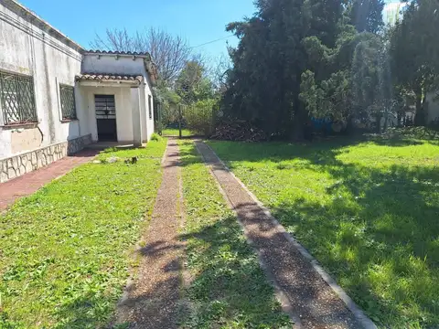 CASA 3 AMBIENTES VENTA  BURZACO  JARDIN RECICLAR