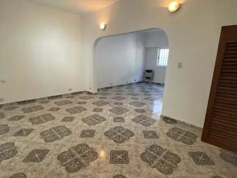 Depto Tipo Casa en Alquiler de 4 ambientes