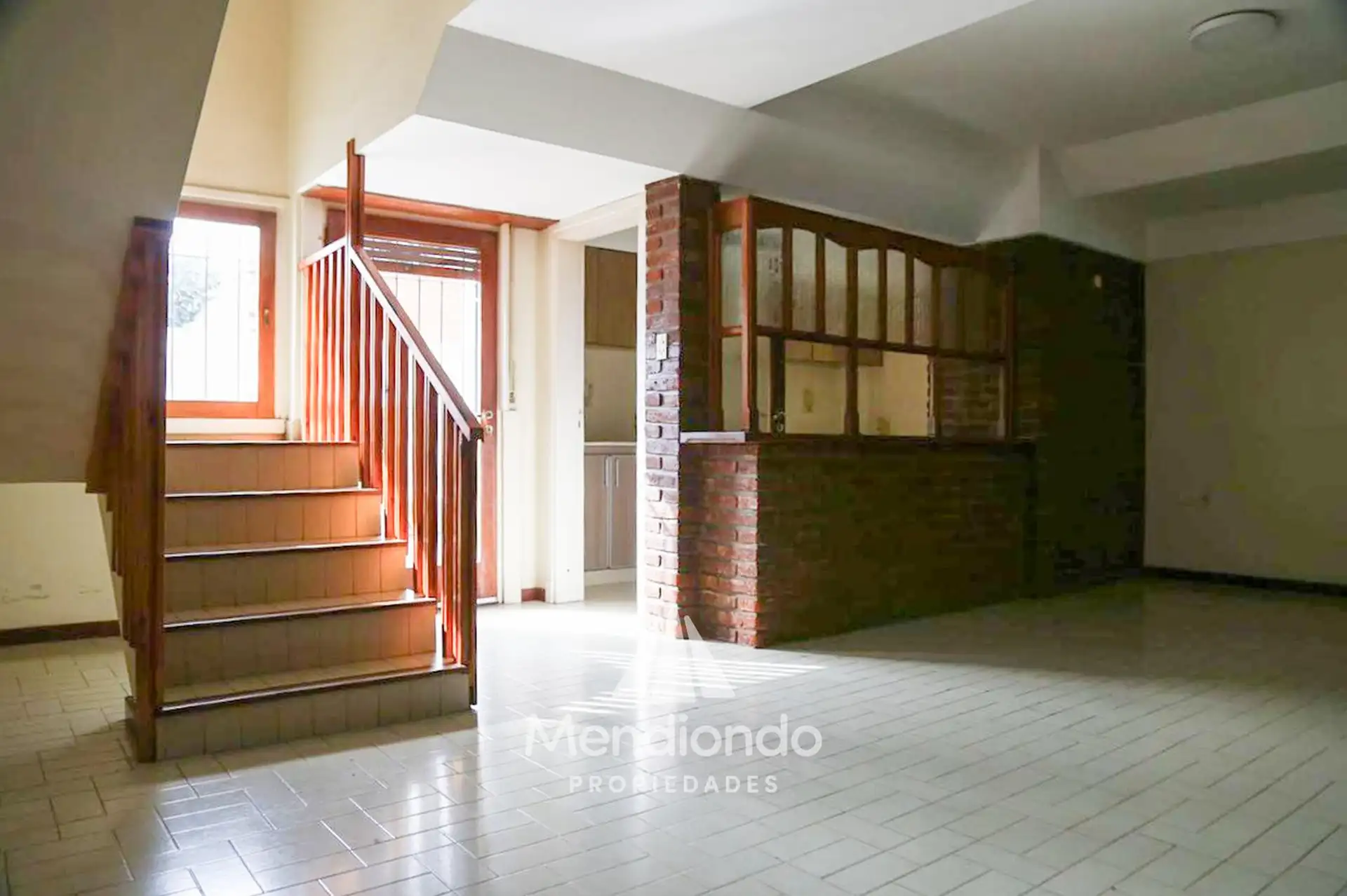 Casa 5 amb con 4 dormitorios, patio y parrilla — cochera cubierta, Balcarce