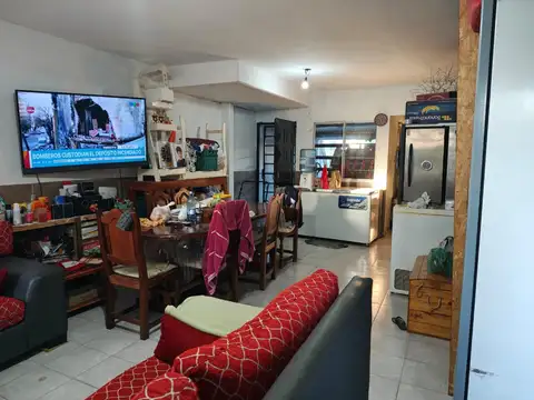 Casa 5 ambientes con 1 baño