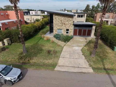 Casa en Venta en Puerto Roldan, USD 480.000