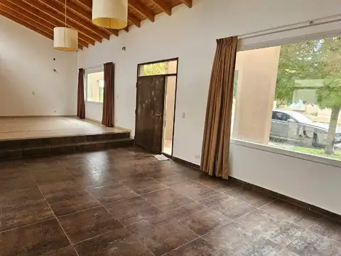 Quinta en Venta con 2 cocheras
