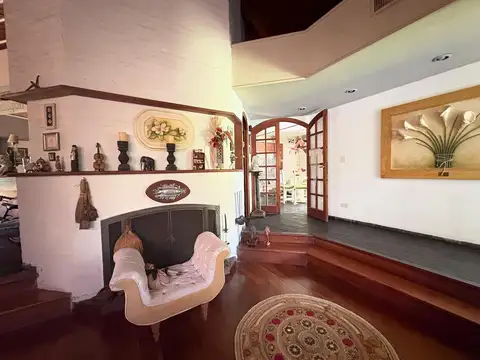 Casa en Venta en Gonnet [Cod: ]