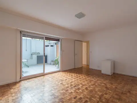 Venta departamento 3 ambientes dos patios reciclado baulera y guardacoche apto crédito Colegial...