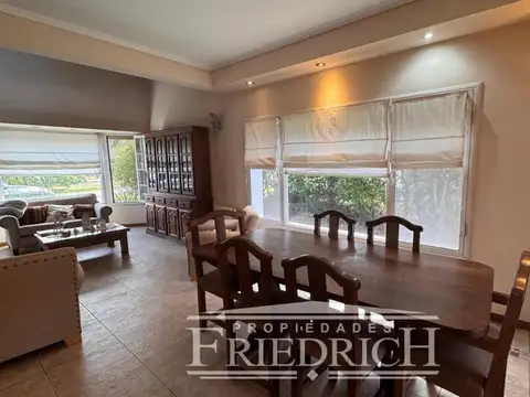 Casa en Venta con 5 cocheras