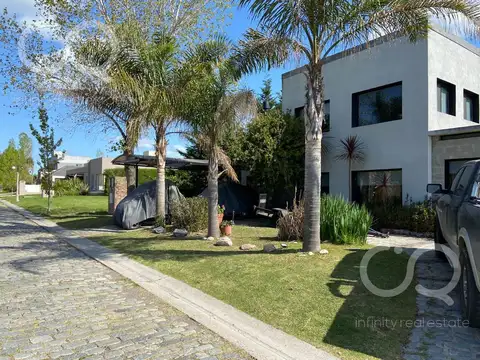 VENTA DE CASA EN BARRIO BRICKLAND CANNING