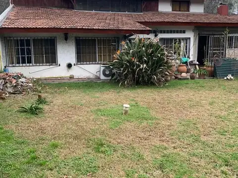 Casa en excelente ubicación, a solo 3 cuadras de Ruta 8