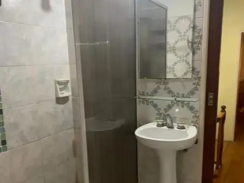 Casa en excelente ubicación, a solo 3 cuadras de Ruta 8