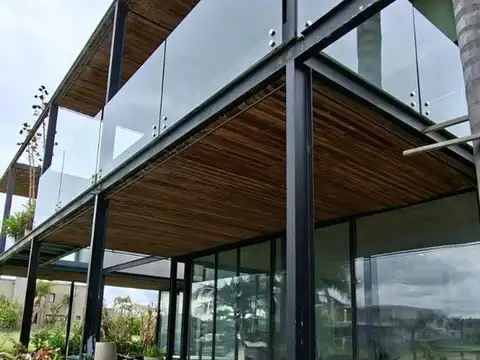 Casa en Venta en Albanueva, USD 1.200.000