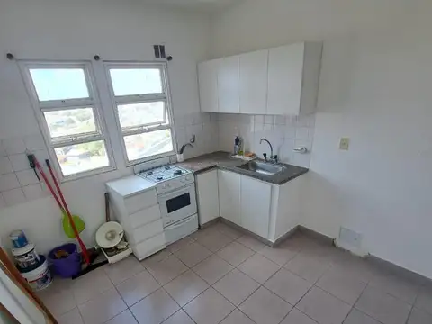 Departamento en Alquiler en Sarandi, $ 450.000