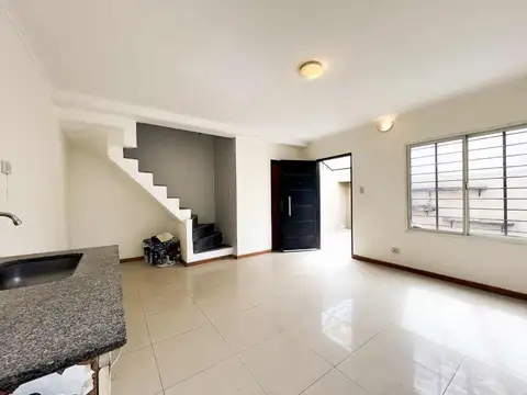 DÚPLEX 2 AMBIENTES EN VENTA EN ADROGUÉ