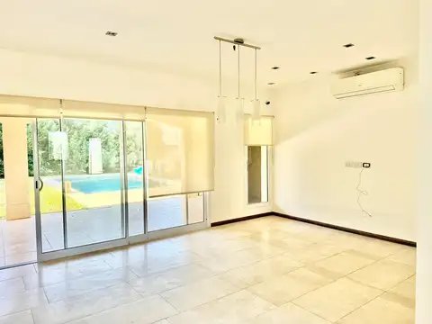 Casa en Alquiler de 3 dormitorios