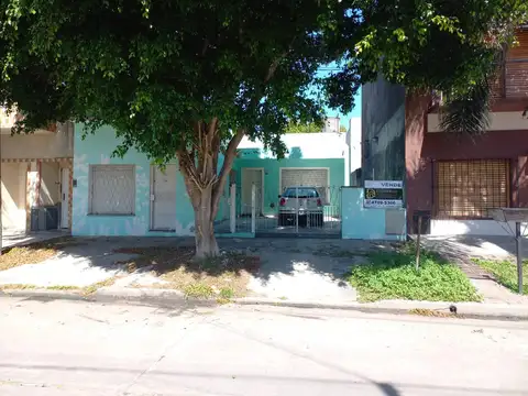 CAPDEVILA 7572- CASA   2 UNIDADES - 300 MTS - J.L.SUAREZ - VENDE