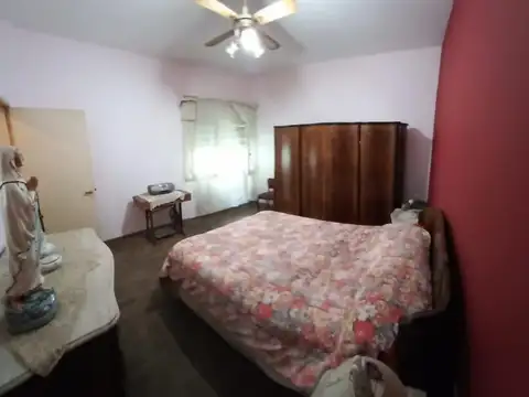 Casa 8 ambientes con 3 baños