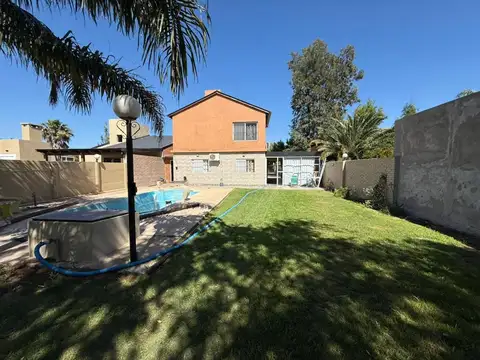 Casa 5 ambientes con 2 baños