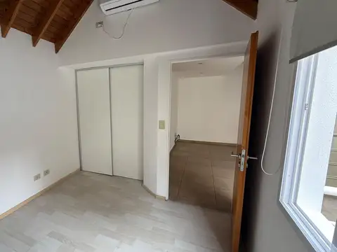 Depto Tipo Casa en Alquiler en Mataderos, $ 950.000