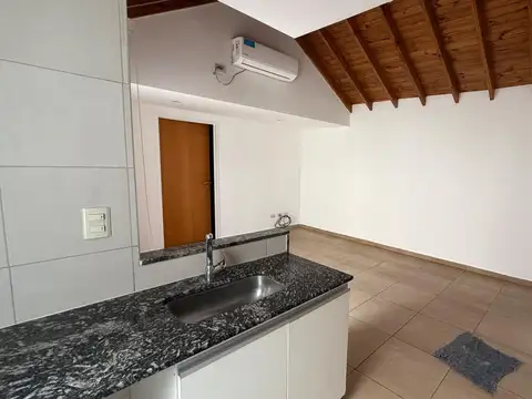 Excelente 2 ambientes c/ balcón muy luminoso