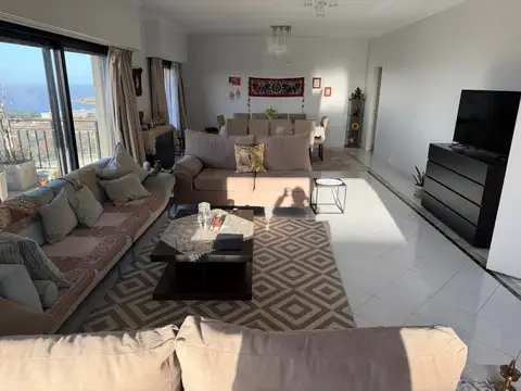 Departamento en Alquiler de 3 dormitorios