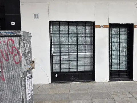 Local al frente con sótano. 54 m2 totales
