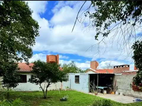 Casa 2 Dormitorios en Juana Koslay