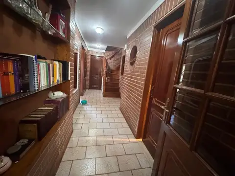 VENTA CASA 4 AMBIENTES PATIO GARAGE FONDO LANUS E