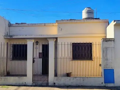 VENTA CASA 4 AMBIENTES MORÓN