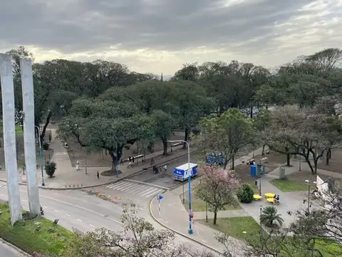 Avenida Mate de Luna 1600