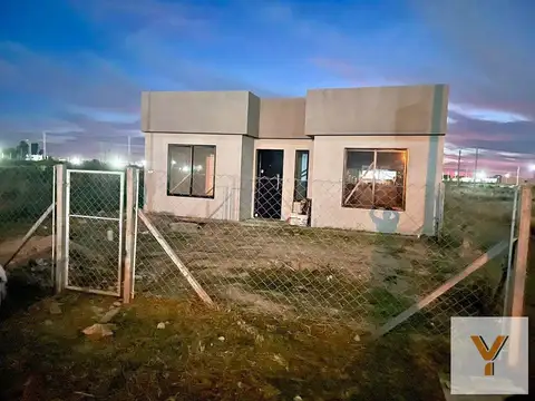 Casa en venta - 2 Dormitorios 1 Baño - 202,5Mts2 - Villa Elvira