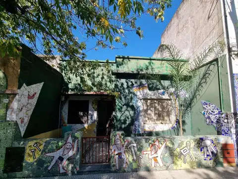 Casa en alquiler - 2 Dormitorios 1 Baño - 150Mts2 - Barracas