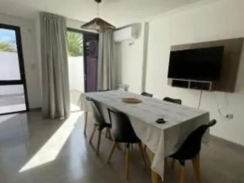 Venta Dpto. Dúplex Amoblado 2 Dormitorios, V Carlos Paz