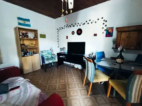VENTA CASA MULTIFLIAR A REFACCIONAR V. DE MAYO