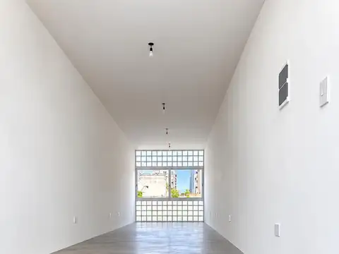 Venta Excelente Local zona Flores centro