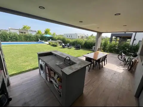 Casa en Venta en San Sebastián, USD 220.000