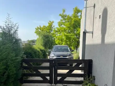 Casa en Venta con 6 cocheras