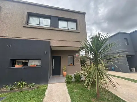Casa en Venta al Este