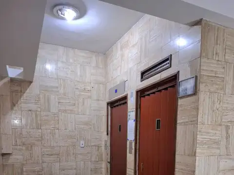 DEPARTAMENTO DE 3 AMBIENTES LUMINOSO BUENA TORRE SOBRE AVENIDA ENTRE RIOS