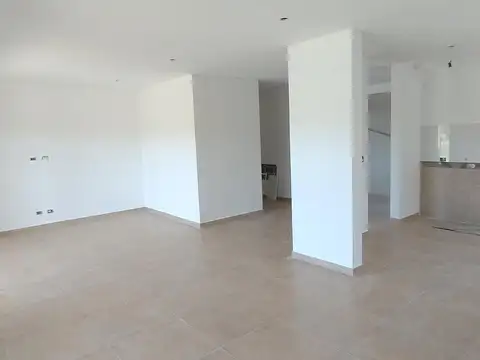 Casa 4 ambientes con 3 baños