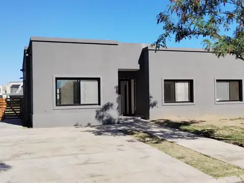 Casa en Venta, 4 Ambientes, en Barrio Islas, El Cantón, Escobar, GBA Norte