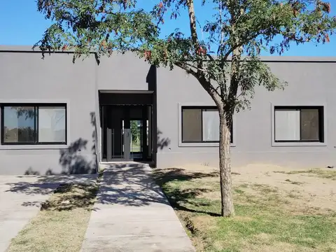 Casa en Venta, 4 Ambientes, en Barrio Islas, El Cantón, Escobar, GBA Norte