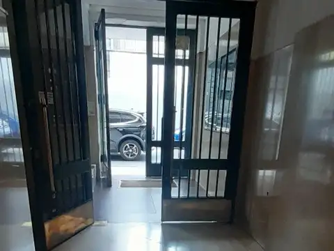 Piedras 100, Piso 1