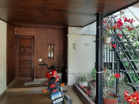 Depto Tipo Casa en Venta de 5 ambientes