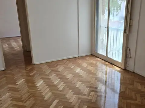 Ecuador 1400, entre Arenales y Santa Fe-Departamento 2 ambientes completo!