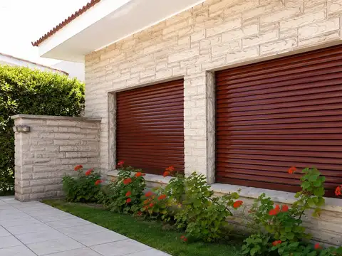 VENTA DE CASA DE 5 AMBIENTES EN WILDE APTA CRÉDITO BANCARIO