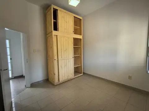 Alquiler casa PH de 2 ambientes con patio y terraza en Wilde