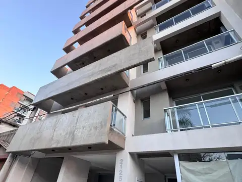 VENTA Depto 1 dorm. a estrenar sobre Avenida.