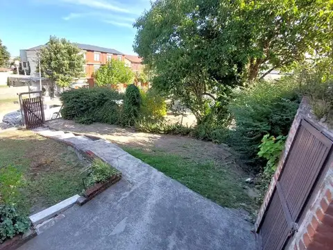 Casa 2 ambientes con 2 baños