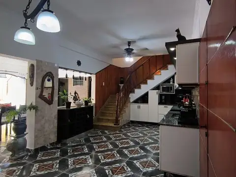 Depto Tipo Casa en Venta de 5 dormitorios