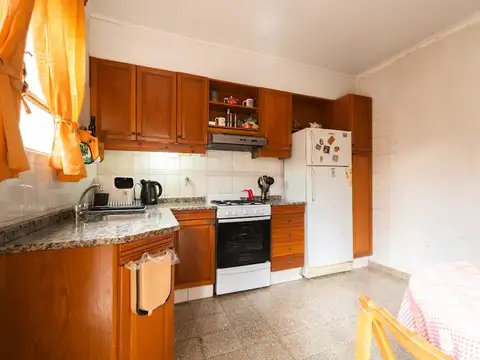 CASA EN VENTA 3 DORMITORIOS Y COCHERA ZONA NORTE